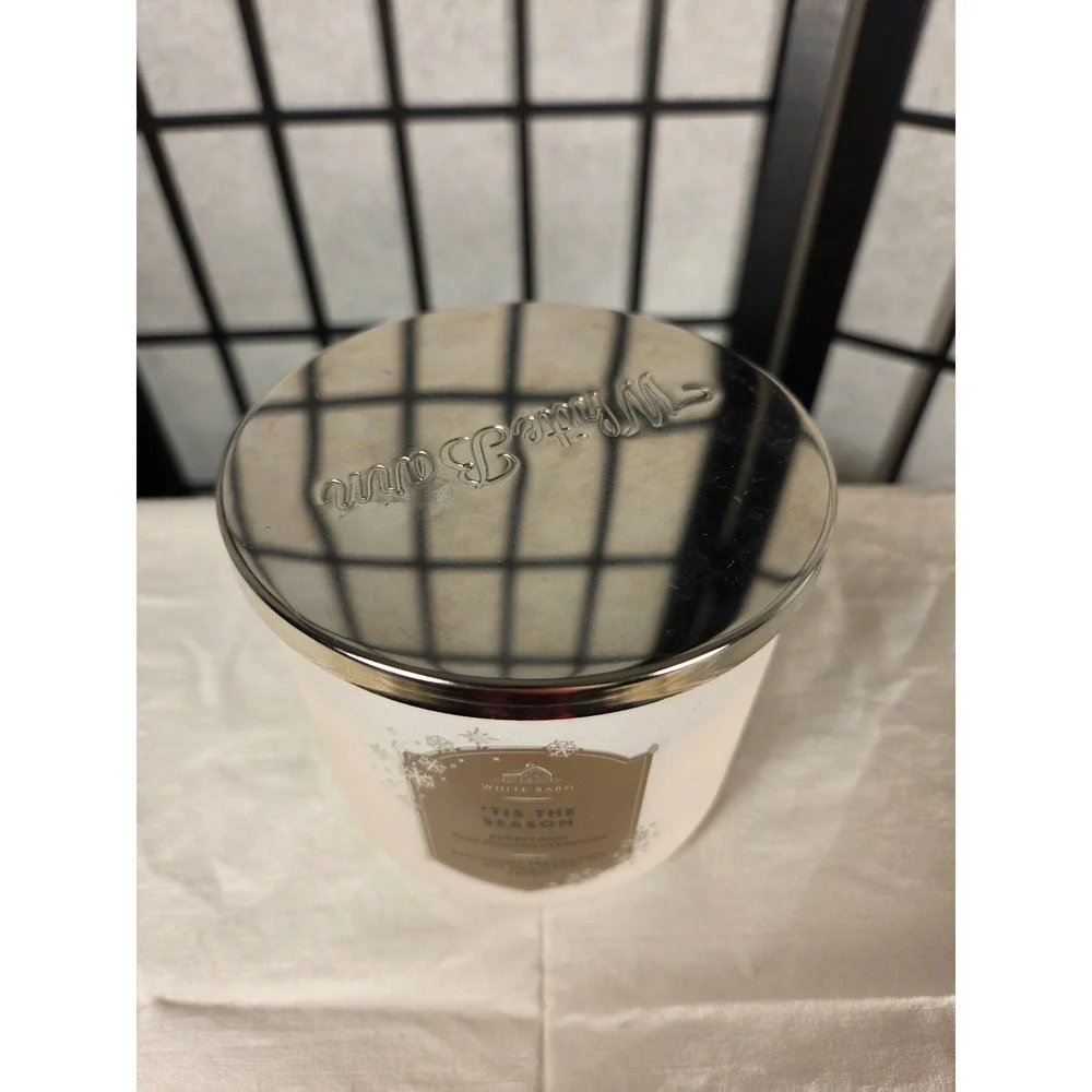 White Barn Tis The Season 3-Wick Candle 14.5oz Apple Cinnamon Cedarwood